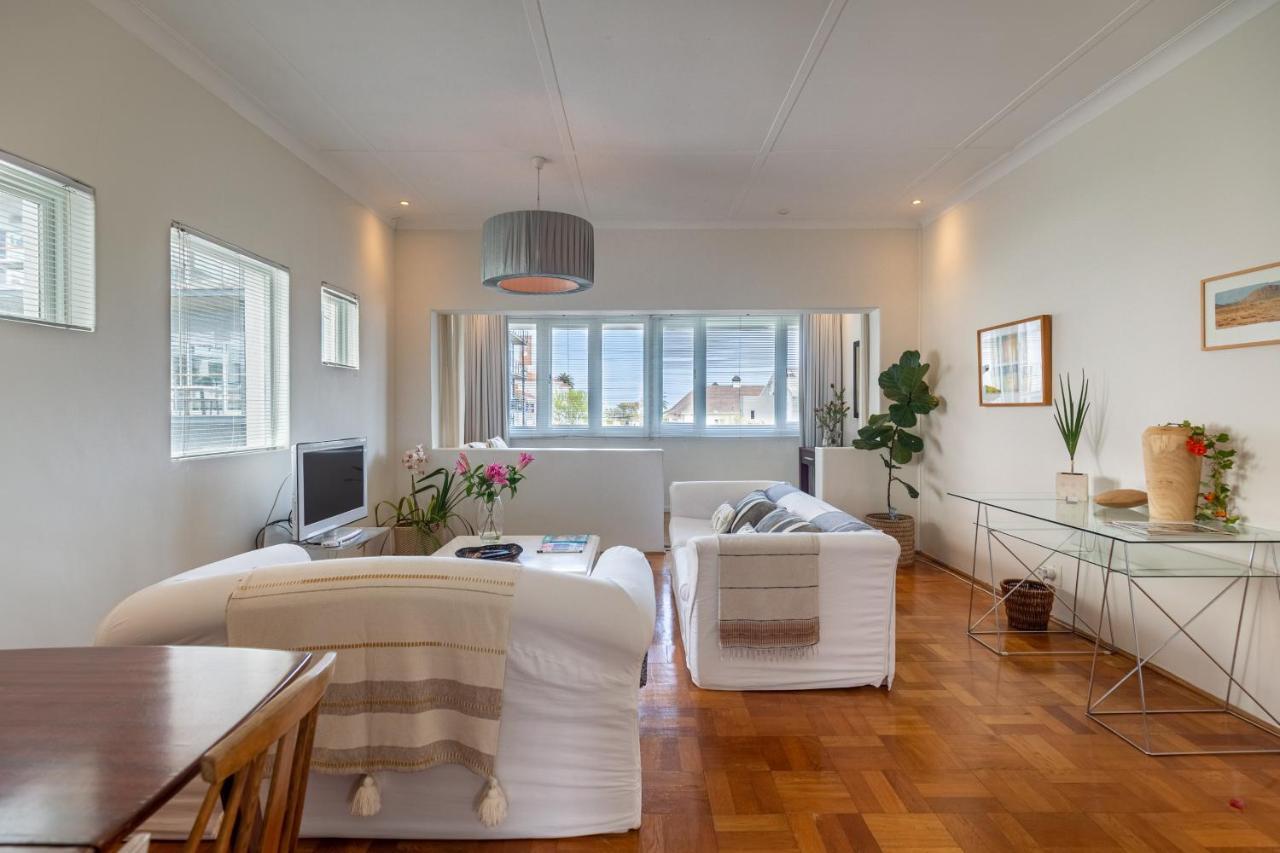 Portswood Mews - Chic White Studio Apartment Green Point Κέιπ Τάουν Εξωτερικό φωτογραφία