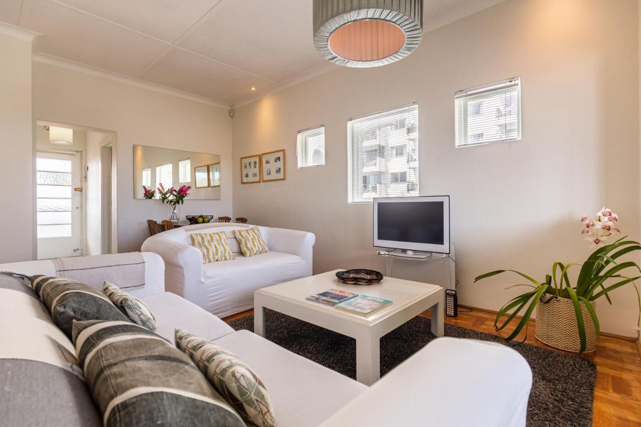 Portswood Mews - Chic White Studio Apartment Green Point Κέιπ Τάουν Εξωτερικό φωτογραφία